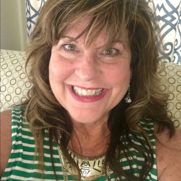 Meet your Posher, Colleen - Picture 1 of 5